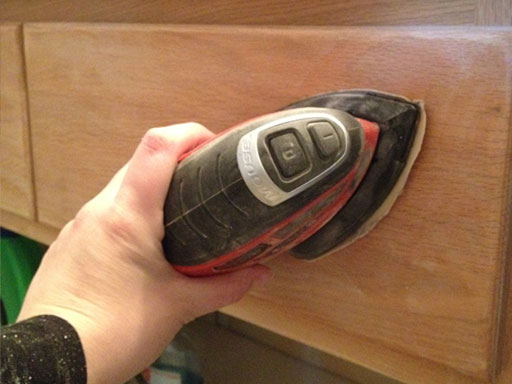 stain_bathroom_sanding_corner_sander